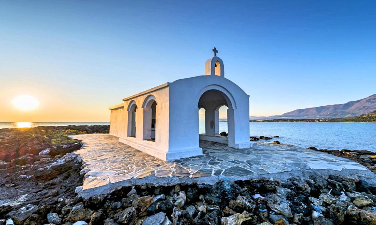 Aqua Blue Villas With Heated Pool Mathés Екстериор снимка