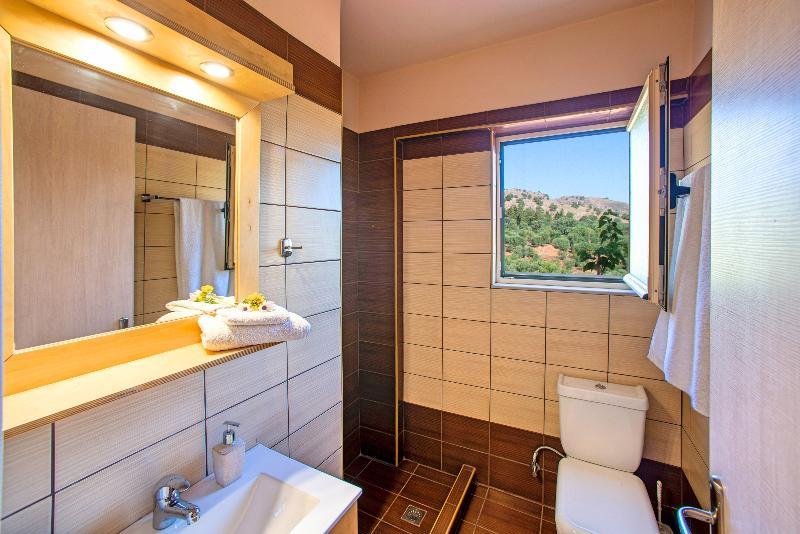 Aqua Blue Villas With Heated Pool Mathés Екстериор снимка